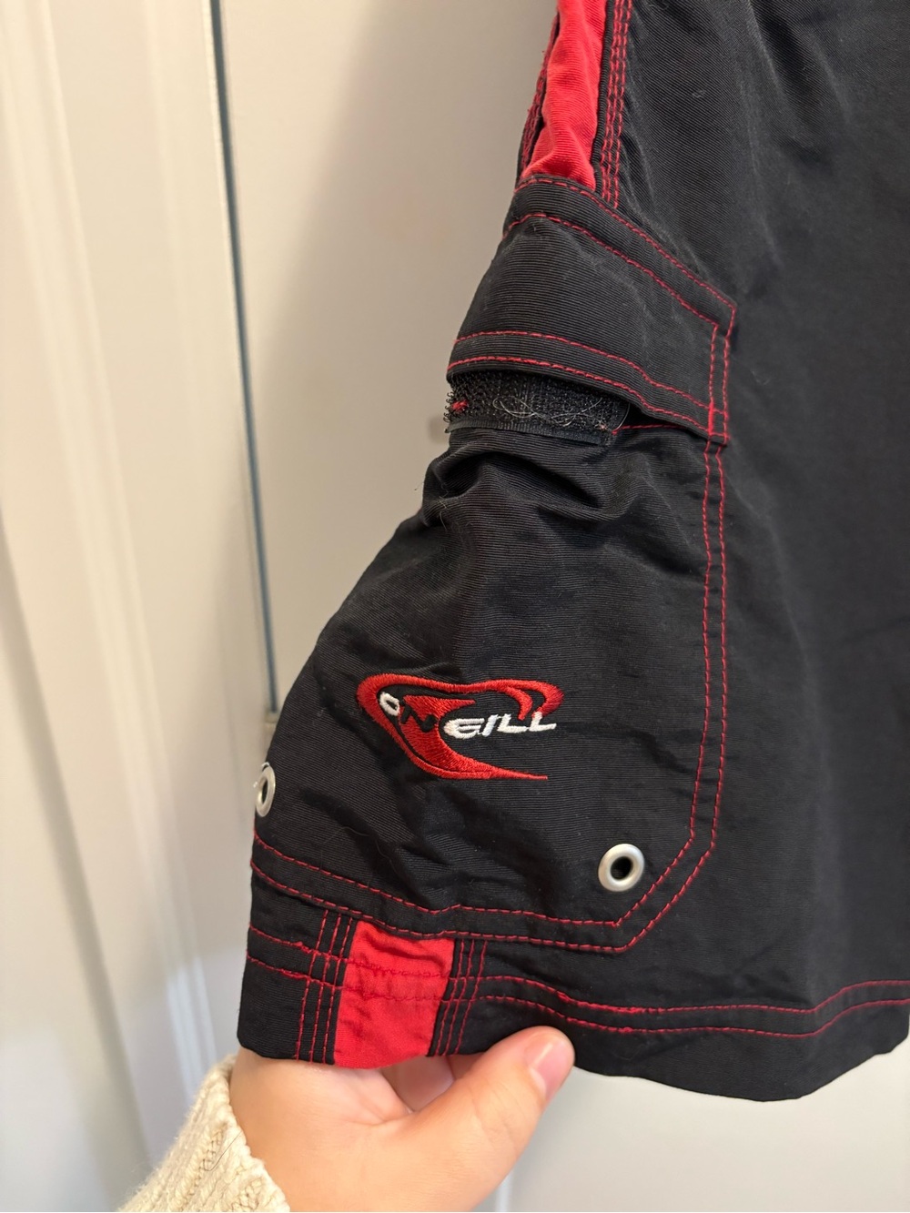 Y2K O’Neill black and red board shorts - Picture 3 of 4